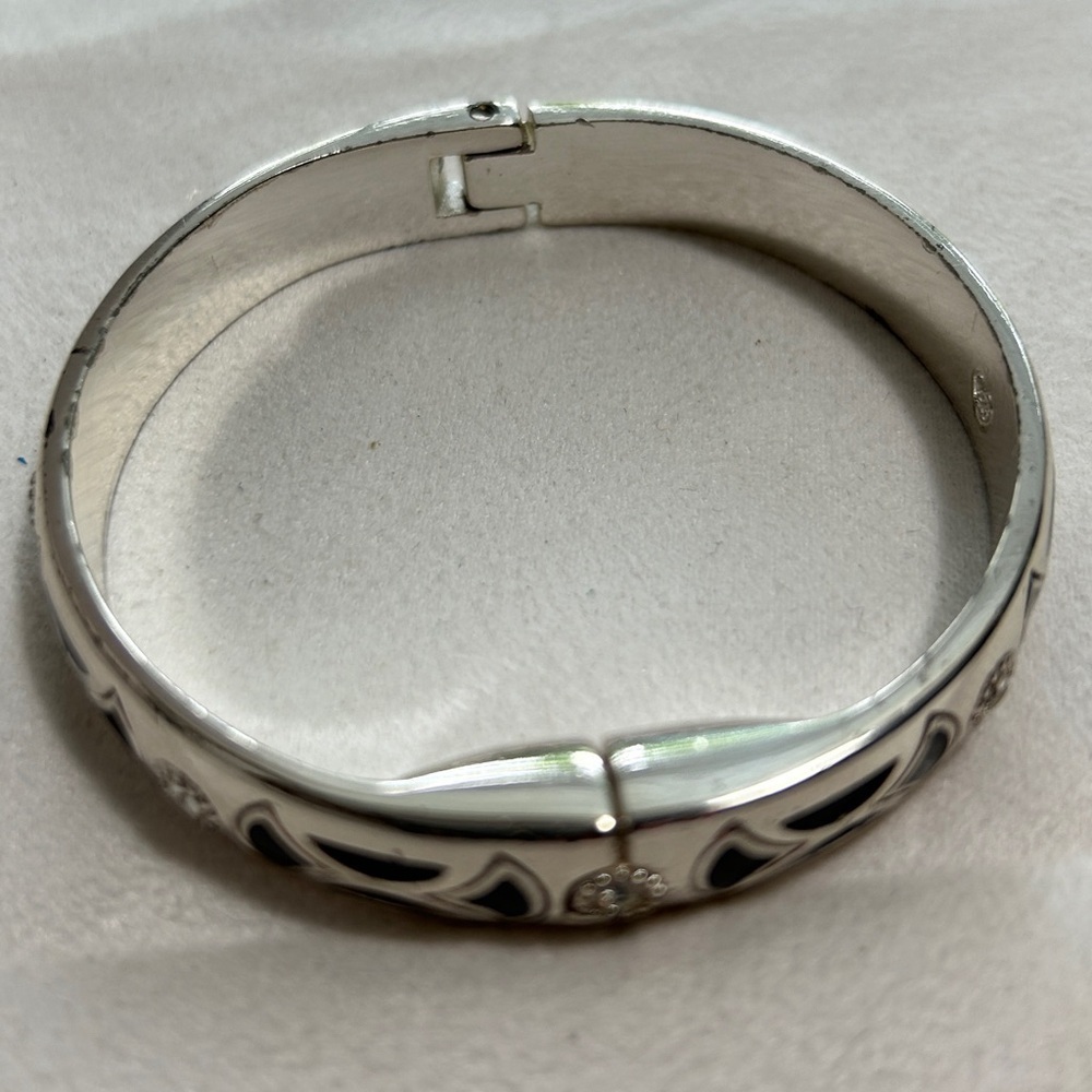 Brighton Capella Bangle Bracelet Magnetic Hinged Black Enamel Silver Plated - Picture 16 of 16